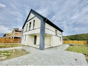 Casa de vanzare in Sibiu, 4 camere - Talmaciu - imagine 15