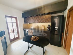 Inchiriez apartament la vila în Aiud