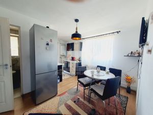 Apartament 3 camere in Cetate cu loc de parcare, curte si boxa - imagine 4