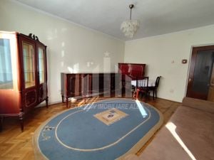 Apartament cu 3 camere decomandate, Centru