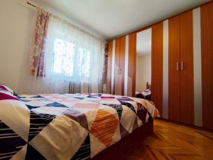 Apartament cu 3 camere de vanzare, Cetate - imagine 7