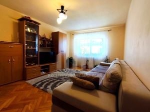 Apartament cu 3 camere de vanzare, Cetate