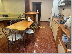 Apartament 4 camere decomandate zona Stadion - imagine 2