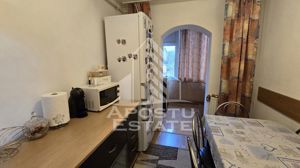 Apartament cu 2 camere, etaj 1, centrala proprie, zona Lipovei - imagine 4