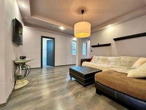 APARTAMENT ELEGANT cu suprafata generoasa langa  P-ta Unirii - imagine 2