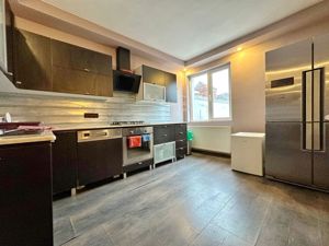 APARTAMENT ELEGANT cu suprafata generoasa langa  P-ta Unirii - imagine 7