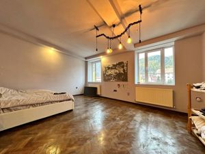 APARTAMENT ELEGANT cu suprafata generoasa langa  P-ta Unirii - imagine 4