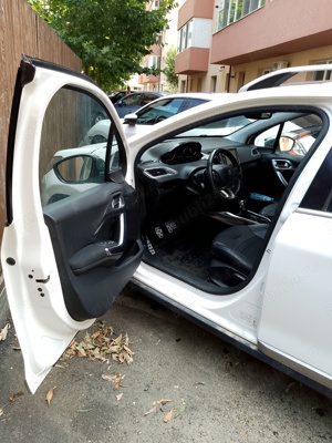 Vând Peugeot model 2008 an fabricație 2013 - imagine 4