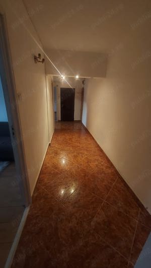 De închiriat apartament 3 camere