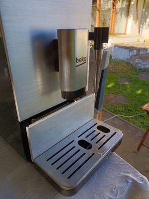 VAND expresor automat BEKO Fully automatic  - imagine 3