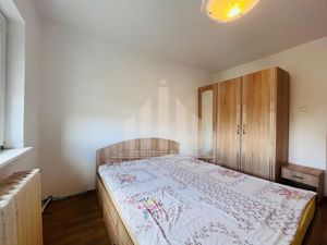 Apartament cu 3 camere,2 bai, etaj 1, Cetate-Mercur - imagine 4