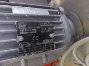 vând motor trifazic cu reductor  - imagine 5