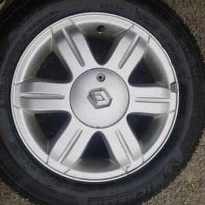 Vând roată de rezervă Dacia Logan 