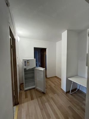 Vand apartament 3camere, zona 9 Mai - imagine 5