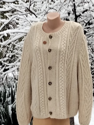 Pulovăr tricotat manual