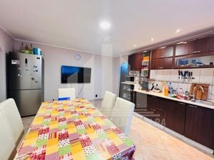 Apartament cu 2 camere decomandate, Cetate zona foarte buna