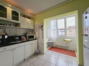 Apartament cu 3 camere decomandate, Cetate - imagine 3