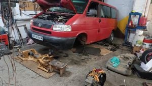 VW T4 multivan 1,9 TD scurt, vând schimb  - imagine 8