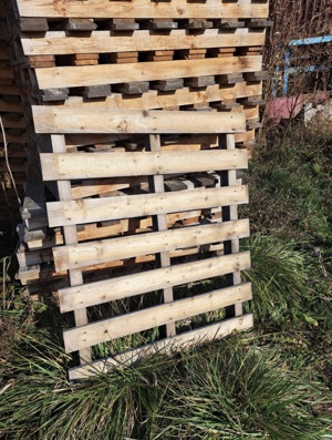 Paleti noi din lemn