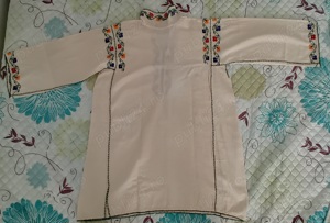 Camasa de panza cusuta manual cu flori - imagine 4