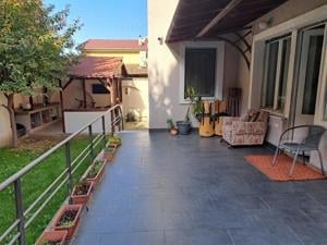 Apartament la vila de patrimoniu cu curte si terasa - strada Rovine