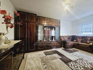 Apartament cu 2 camere decomandate, Cetate