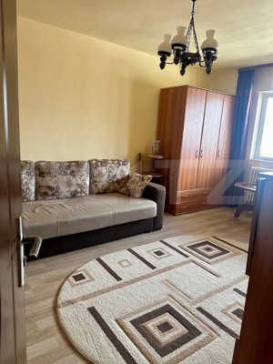 Apartament 3 camere, zona centrala - imagine 4