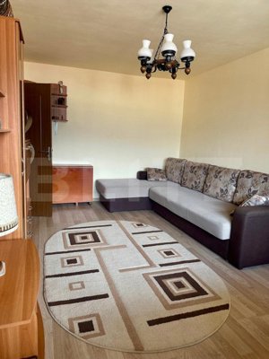 Apartament 3 camere, zona centrala - imagine 3