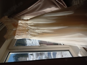 Vând rochie de mireasă cu mărgele 