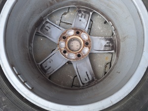 Jenti și cauciucuri  - imagine 3