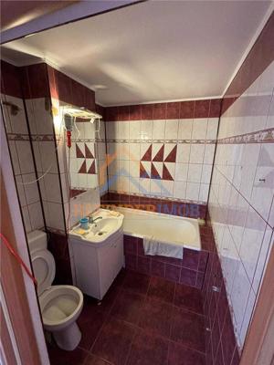 Apartament 3 camere de vanzare Vitan - imagine 2