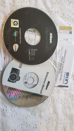 Se vinde aparat foto DSLR Nikon D3000, stare excelentă +cadou trepied. - imagine 4