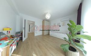 Vila spațioasă în 1 Decembrie – 5 camere, 4 bai, teren 500 mp - imagine 18