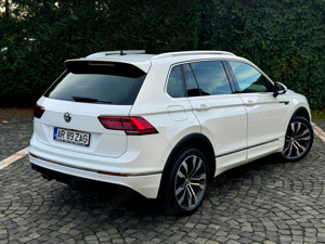 VW Tiguan R Line 2.0 TDI 190 C.P 4x4 Bord Virtual Panoramic Piele Unic Proprietar - imagine 4