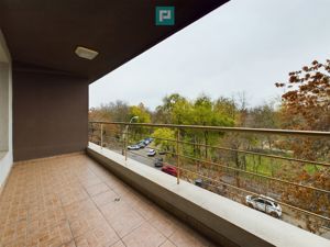 Apartament Spațios cu 4 Camere pe Șoseaua Nordului - imagine 11