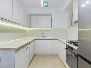 Apartament Spațios cu 4 Camere pe Șoseaua Nordului - imagine 2