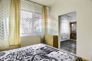 Apartament la Casă cu 3 Camere si Curte,  Central, Zona Intim - imagine 6