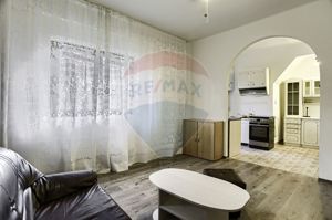 Apartament la Casă cu 3 Camere si Curte,  Central, Zona Intim - imagine 9