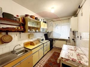 Apartament  4 camere / 75 mp / decomandat/  zona 1 Mai / 2 bai / 4 / 4 - imagine 12