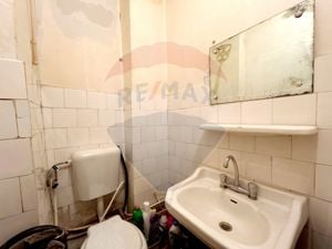 Apartament  4 camere / 75 mp / decomandat/  zona 1 Mai / 2 bai / 4 / 4 - imagine 16