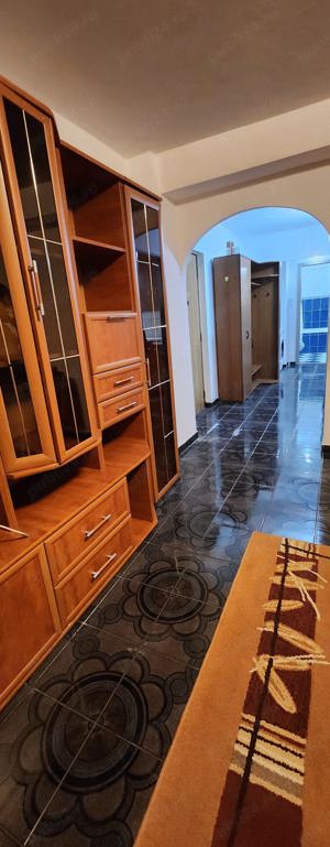 Inchiriez apartament cu 2 camere - Proaspat renovat si cu centrala noua. - imagine 4