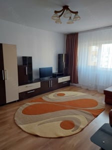 Apartament cu trei camere zona ultracentrala, spre închiriere 