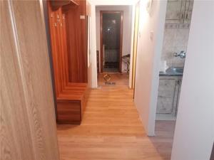 Decomandat Spatios cu Centrala zona Vladeasa - imagine 12