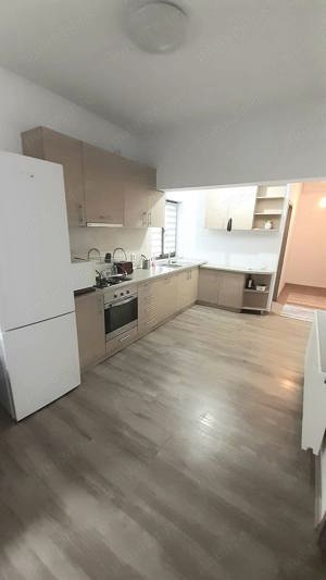 vand apartament 3 camere