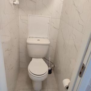 Inchiriez Apartament cu 2 camere in zona Rahova - imagine 8