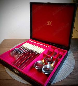 Set tacâmuri anii '70 aflat în condiție impecabilă , 24 piese - imagine 2