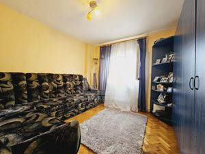 Apartament cu 2 camere decomandate, Cetate - imagine 5