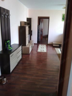 apartament 3 camere mobilat, zona Piata - imagine 3