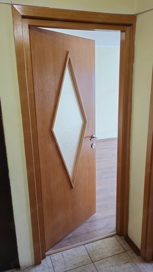 Se vând 6 uși placate cu furnil + dressing