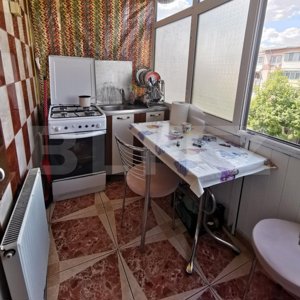 Ocazie! Apartament 3 camere, decomandat, etaj intermediar in Craiovita Noua - imagine 5